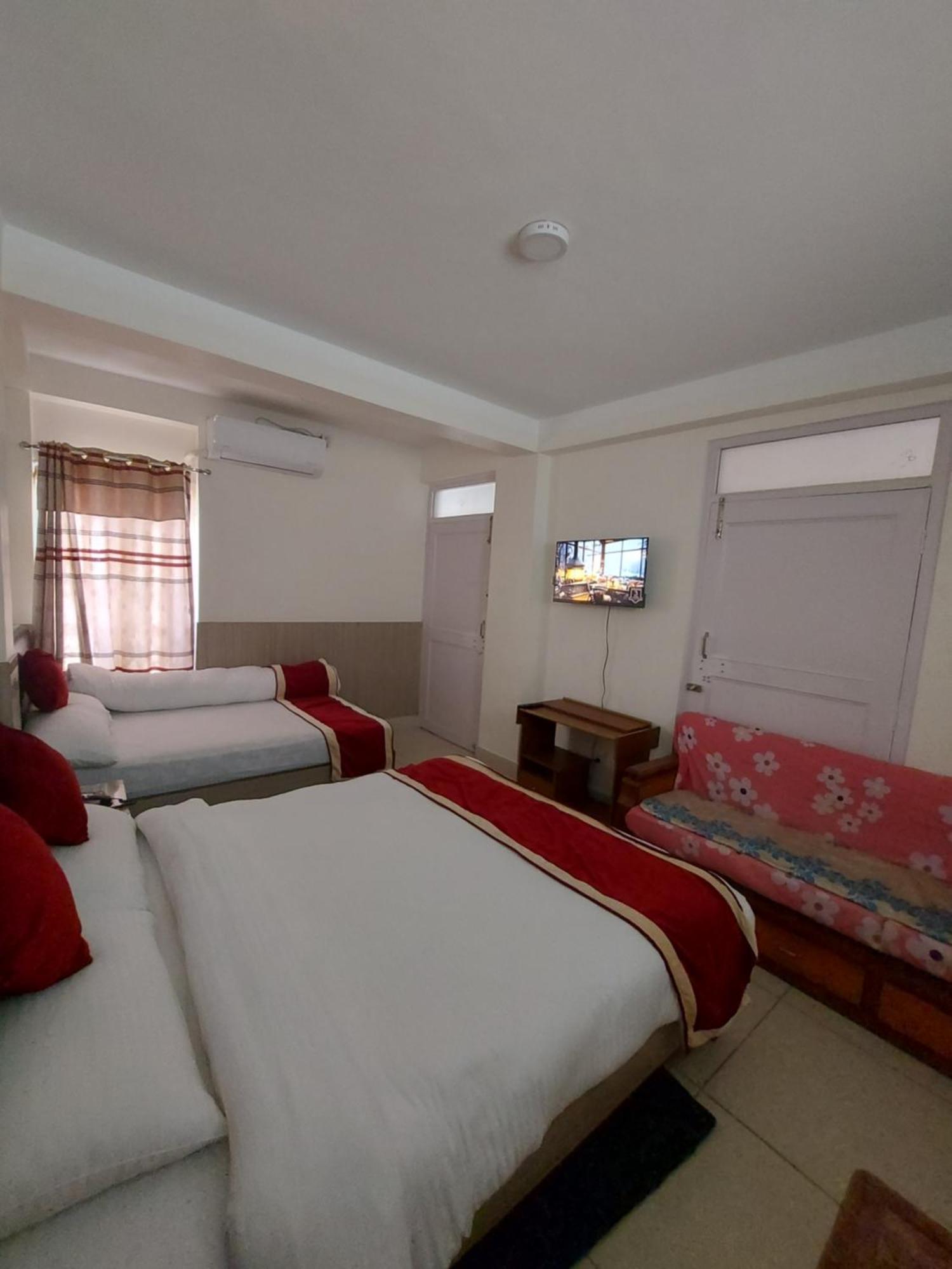 Om Bramha Hotel Kathmandu Exterior photo